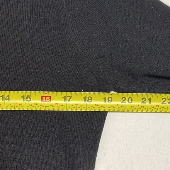 VINTAGE Lauren Ralph Lauren Woman Black V Neck Wool Sweater Size Petite P/M - Picture 6 of 10